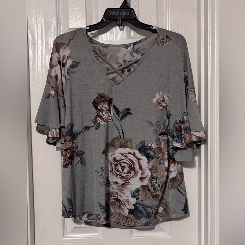 Floral V-Neck Ruffle Sleeve Top